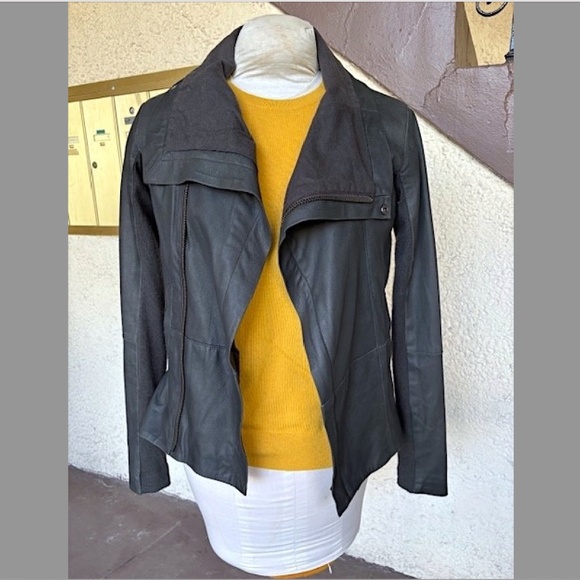 VEDA "Stevie" Matte Black Leather High/Low Jacket EUC/sz S - Picture 3 of 13